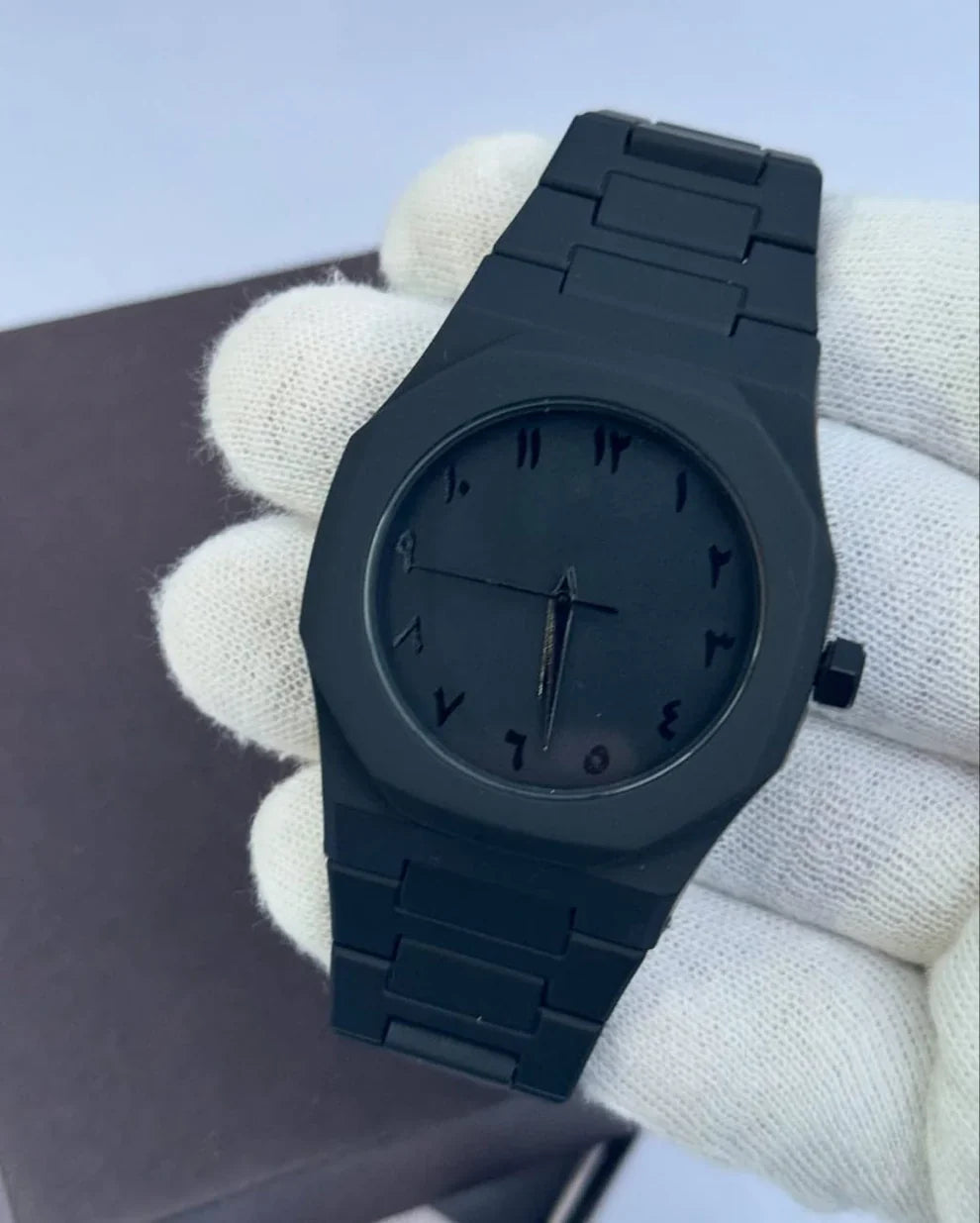 Stylish Luxurious Black Arabic Numeral Watch